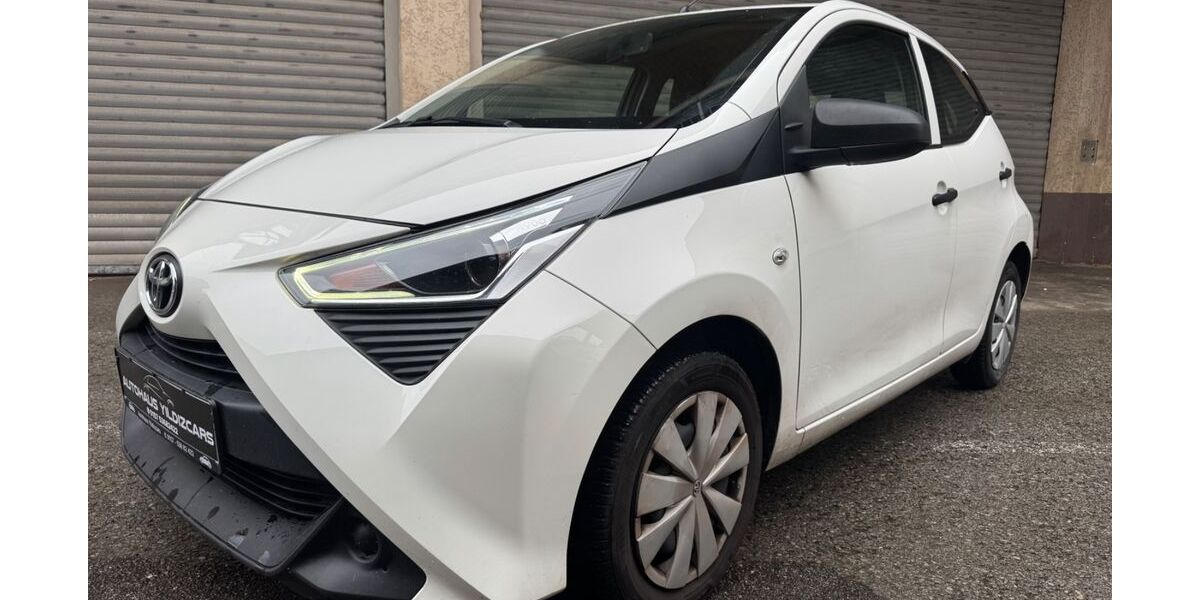 Toyota Aygo (X) 121.888 km 8.895 &euro; Altensteig 72213