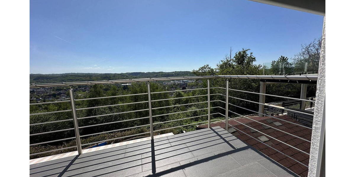 Einfamilienhaus Bergneustadt - 7 Zimmer, 240 m&sup2;, 570.000&euro; | Angebot:26330511