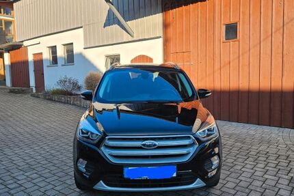 Ford Kuga 69.000 km 15.990 &euro; Büdingen 63654