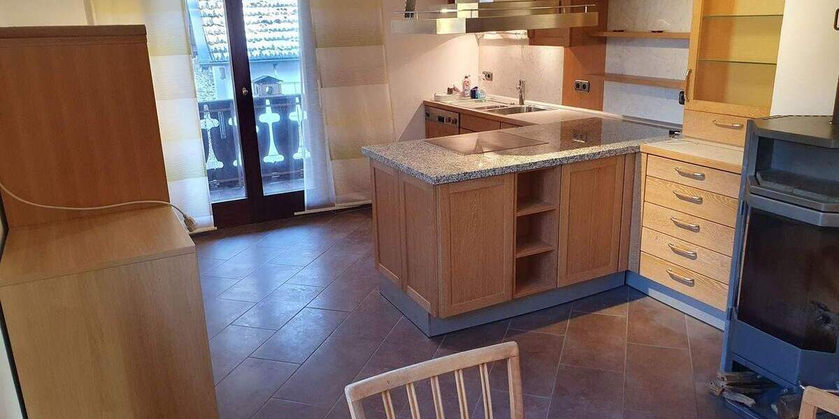 * ALLEIN-LAGE und NATUR-PUR * -- Einfamilienhaus am Ortsrand 6 zimmer