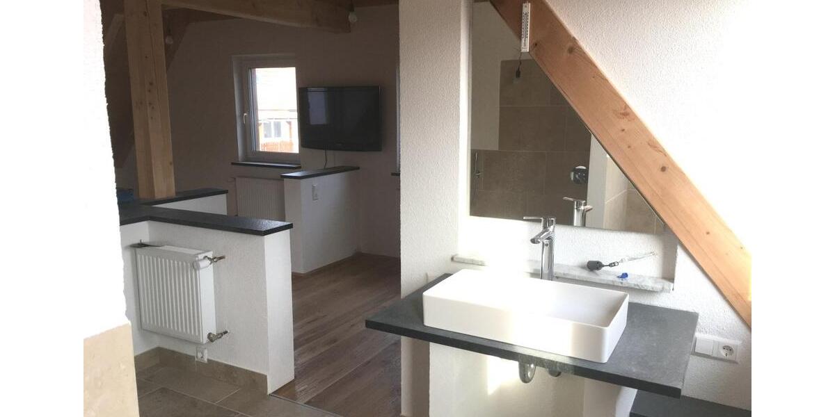 Dachgeschoßwohnung Uhingen - 2 Zimmer, 70 m&sup2;, 800&euro; | Angebot:26267591