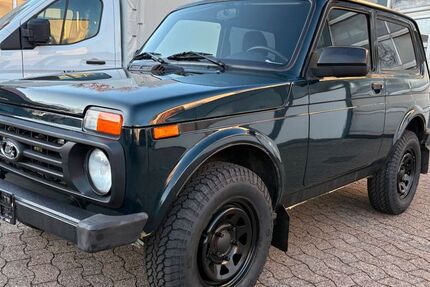 Lada Niva 56.200 km 17.899 &euro; Liebenau 31618