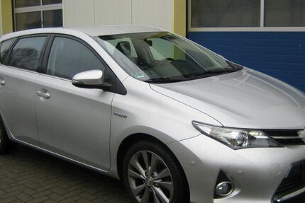 Toyota Auris 84.973 km 12.990 € Dresden 01157