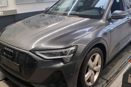 Audi e-tron 63.575 km 33.990 &euro; Hamburg 22047