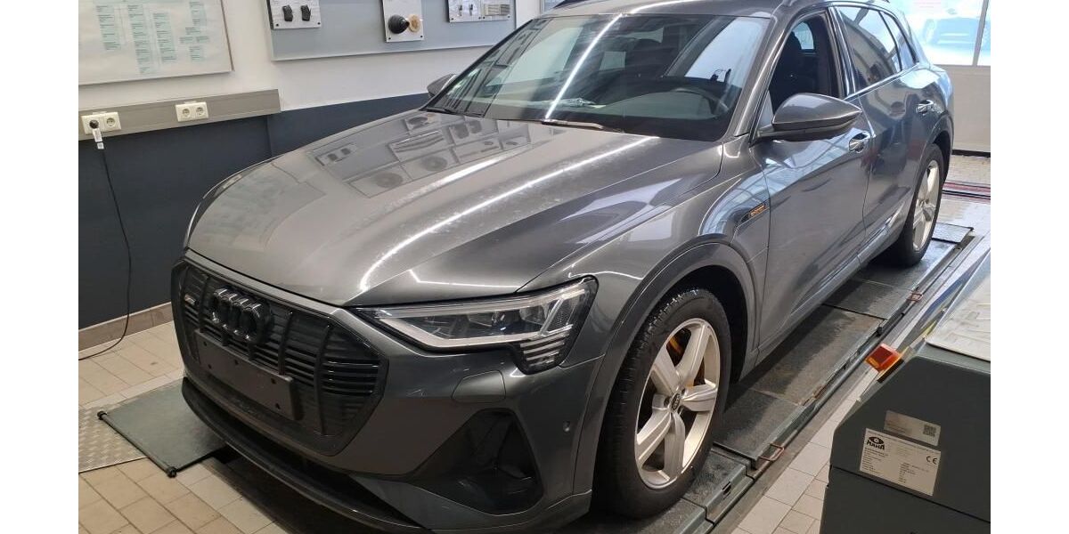 Audi e-tron 63.575 km 33.990 &euro; Hamburg 22047