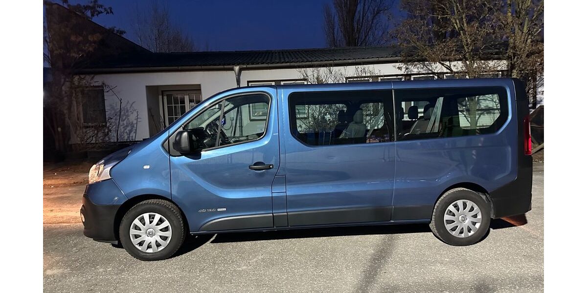 Renault Trafic 299.800 km 8.900 &euro; Berlin 12681