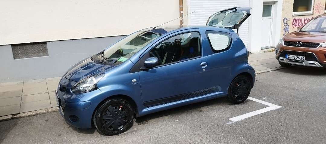 Toyota Aygo 115.000 km 2.400 &euro; Stuttgart 70178