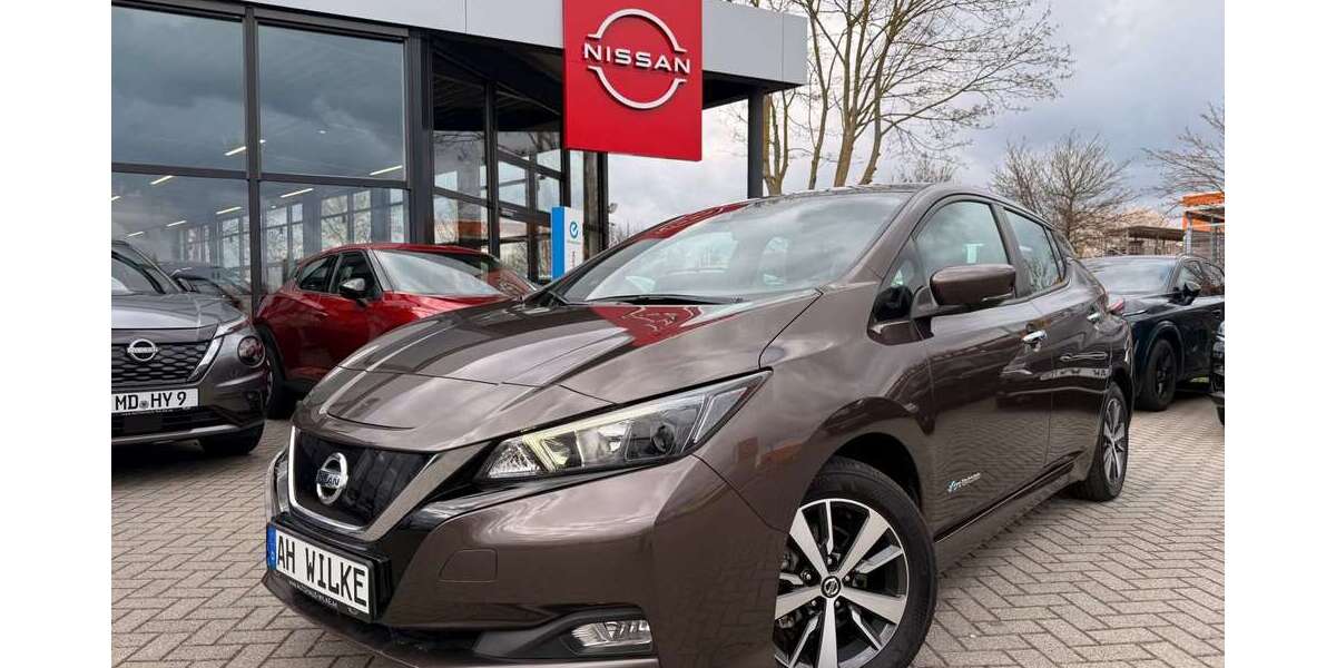 Nissan Leaf 86.972 km 12.750 &euro; Magdeburg 39120