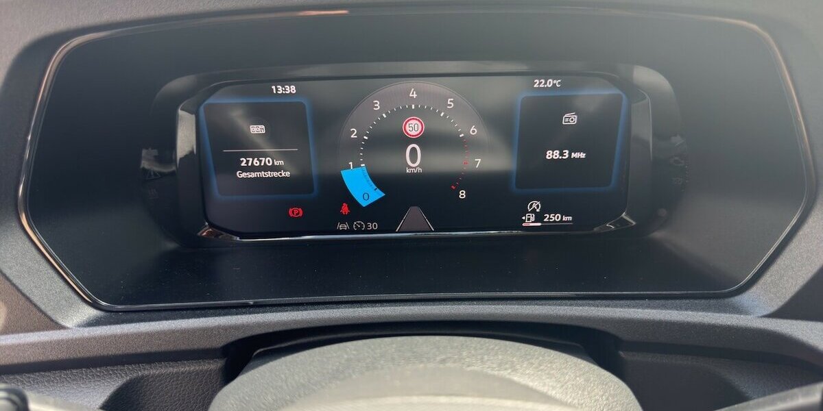 VW Caddy Maxi Life *7-Sitzer/AHK/Navi/SHZG/TM/PDC/Alu 27.670 km 31.990 &euro; Bamberg 96052