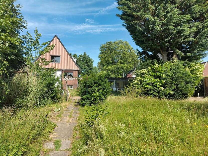 Grundstück mit Altbestand in ruhiger Lage von Hamburg-Oldenfelde