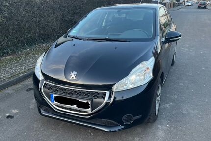 Peugeot 208 133.565 km 3.999 &euro; Wiesbaden 65203