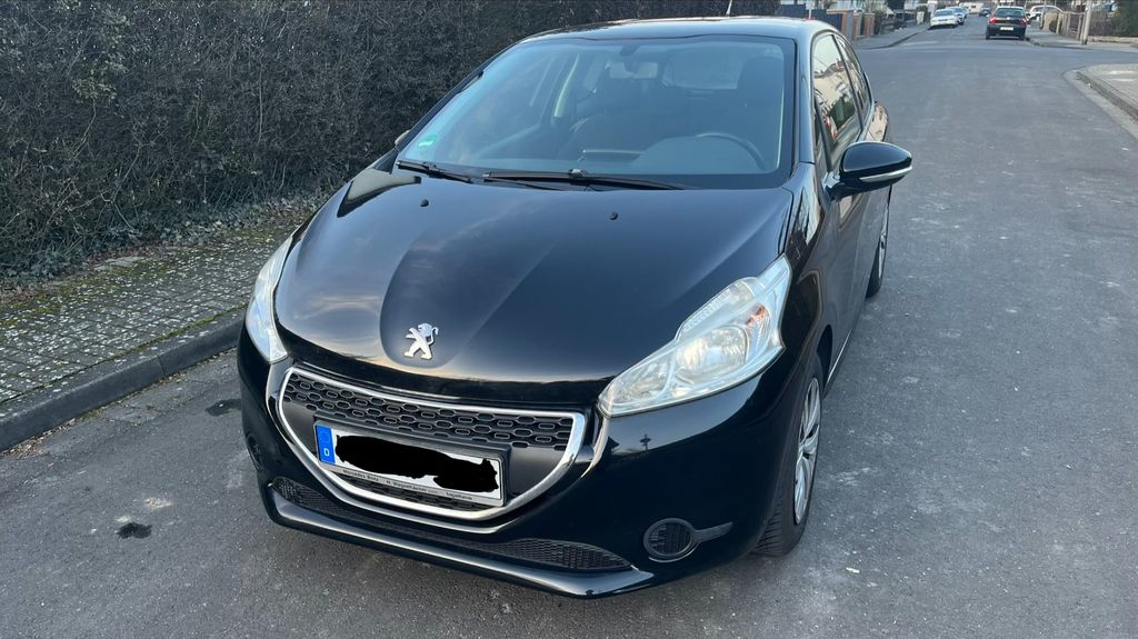 Peugeot 208 133.565 km 3.999 &euro; Wiesbaden 65203