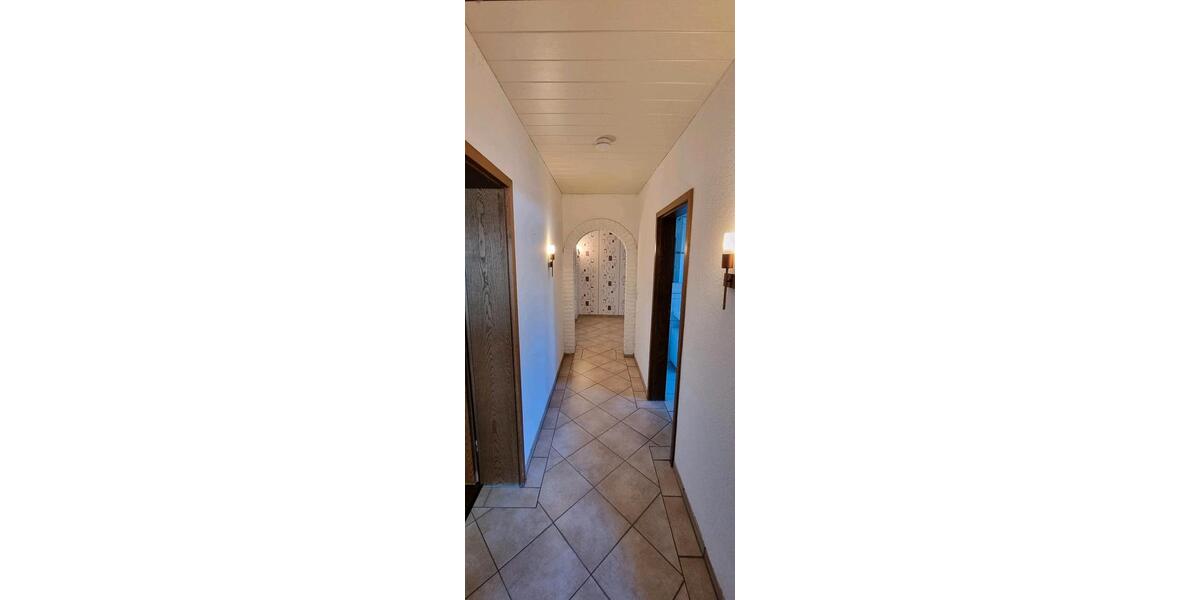 Erdgeschoßwohnung Schloß Holte-Stukenbrock Stukenbrock - 3 Zimmer, 149 m&sup2;, 1.050&euro; | Angebot:26402861