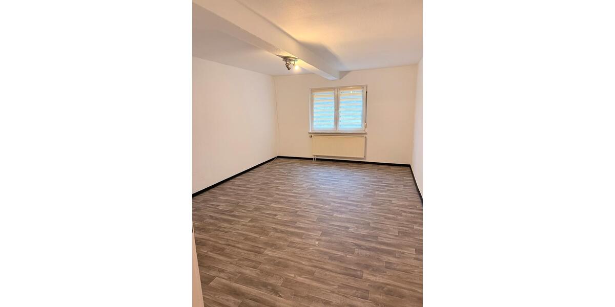 Etagenwohnung Braunfels - 4 Zimmer, 105 m&sup2;, 1.250&euro; | Angebot:25288833