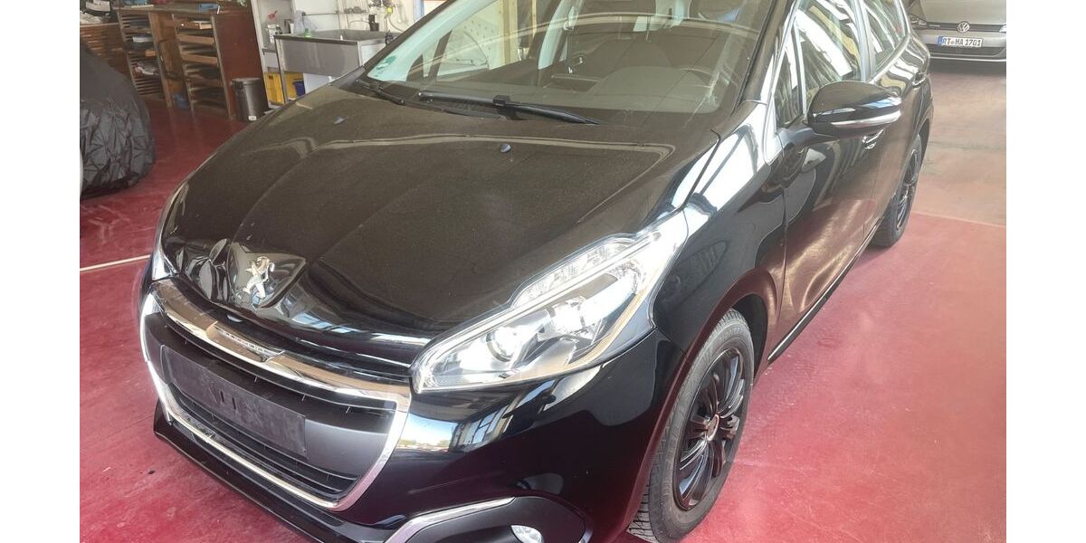 Peugeot 208 81.358 km 5.500 &euro; Baden-Württemberg - Hechingen 72379
