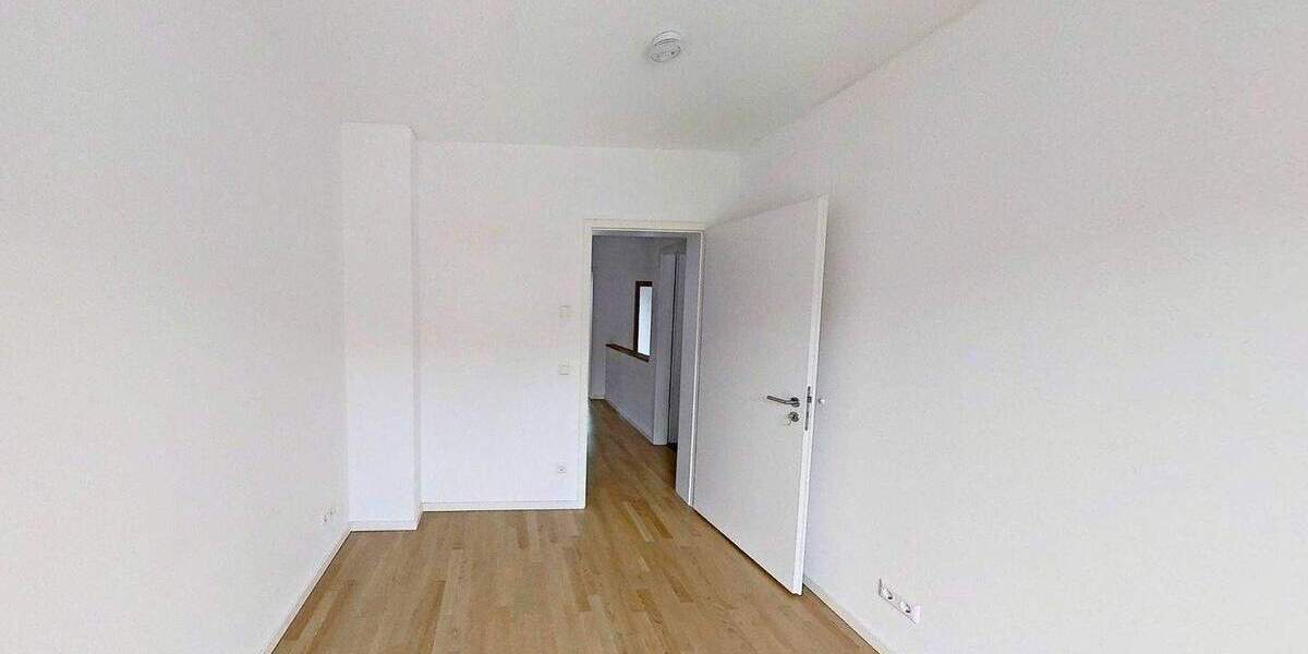 FAMILIEN AUFGEPASST: Modernes Reihenhaus mit 4,5 Zimmern, 2 Bädern, EBK, Terrasse, Keller u.v.m. in Hannover 4 zimmer