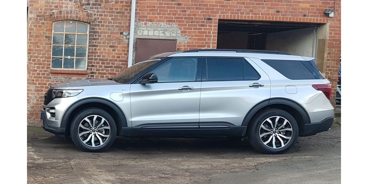 Ford Explorer 27.000 km 48.000 &euro; Elmenhorst 23869