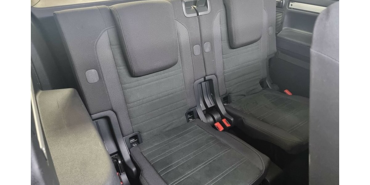 VW Touran Highline BMT DSG LED AHK ACC Navi 7-Sitze 91.700 km 26.900 &euro; Garrel 49681