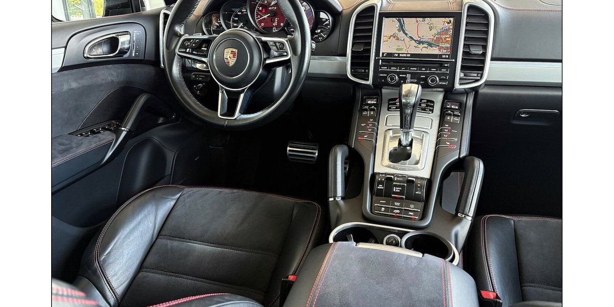 Porsche Cayenne GTS LED Pano Memory Bose Luft AHK 72.000 km 39.490 &euro; Stade 21682