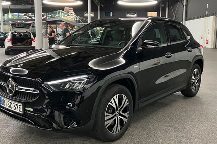 Mercedes-Benz GLA 250 20.000 km 52.000 € Böblingen 71034