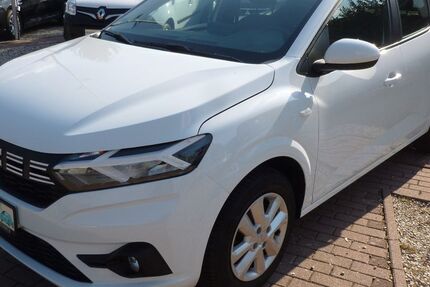 Dacia Sandero 24.100 km 14.900 &euro; Berlin 12683