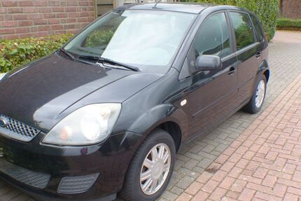 Ford Fiesta 76.666 km 2.900 &euro; Geldern 47608