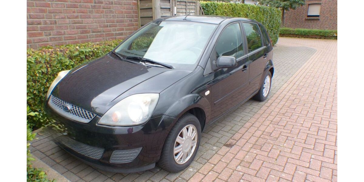 Ford Fiesta 76.666 km 2.900 &euro; Geldern 47608