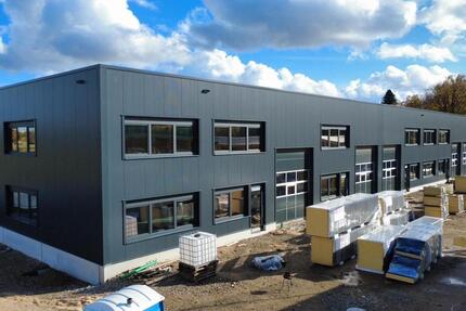 Neubau Gewerbehallen Lagerhallen mit optionaler Büroeinheit zimmer