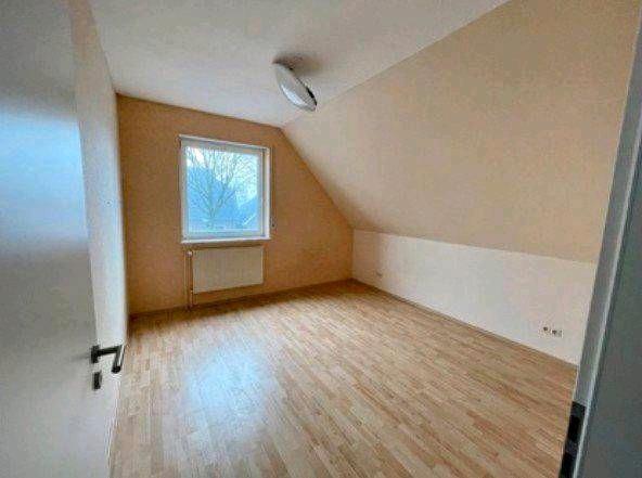 Einfamilienhaus Edewecht - 7 Zimmer, 150 m&sup2;, 379.000&euro; | Angebot:26625063