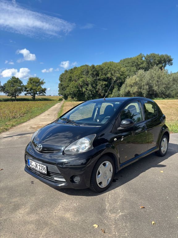 Aygo (X)