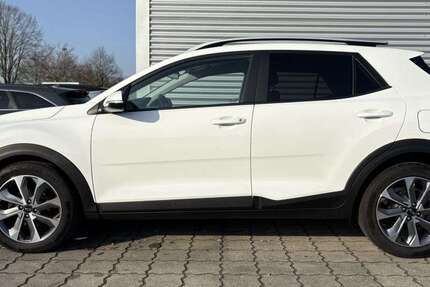 Kia Stonic 107.305 km 13.890 &euro; Stade 21684