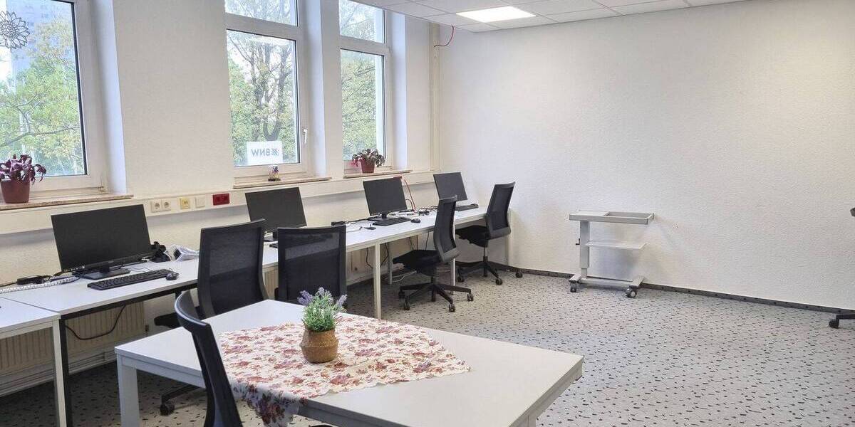 Gewerbeobjekt Bremerhaven Geestemünde - 8 Zimmer, 310 m&sup2;, 2.500&euro; | Angebot:26731166