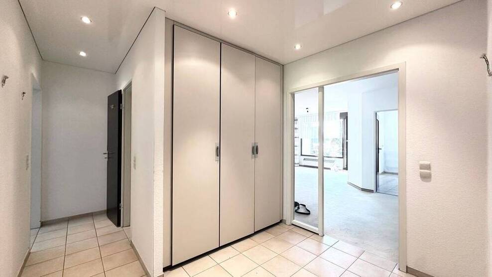 15 Min. in die Innenstadt, 280 € HG! TraumWohnung auf 81 m2, 3 Z., Süd-Balkon + XL-Garage uvm.