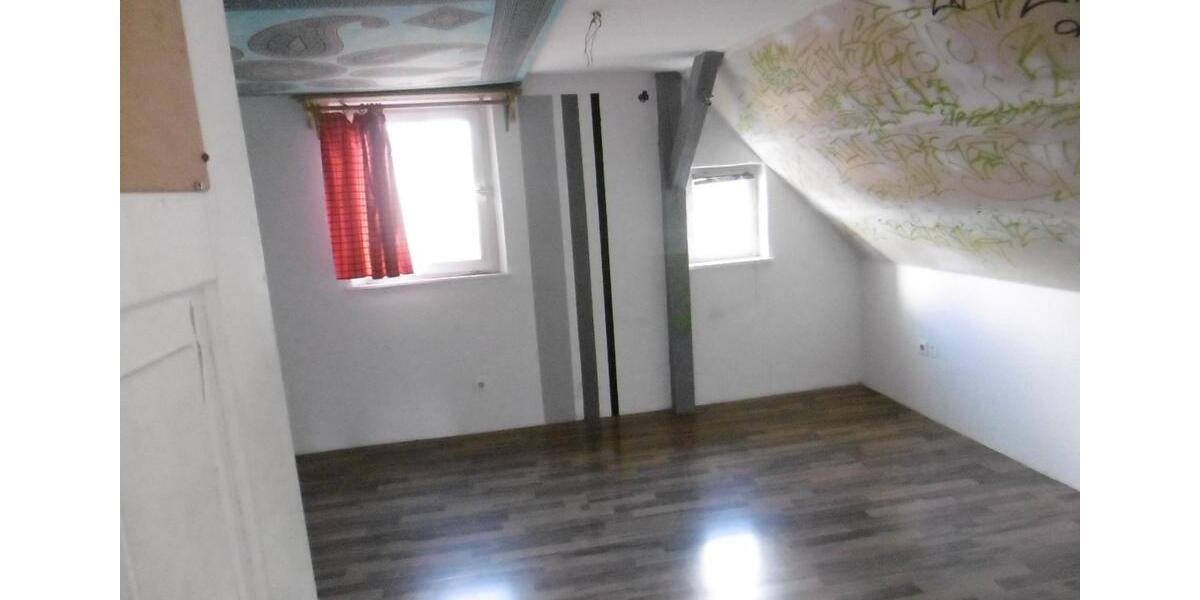 Einfamilienhaus Mainleus - 7 Zimmer, 165 m&sup2;, 186.000&euro; | Angebot:25948788