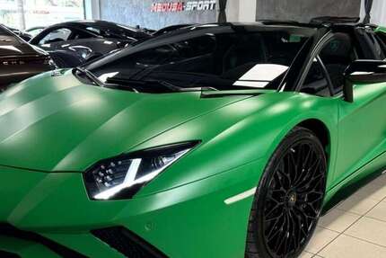 Lamborghini Aventador 18.834 km 435.000 € München 81827