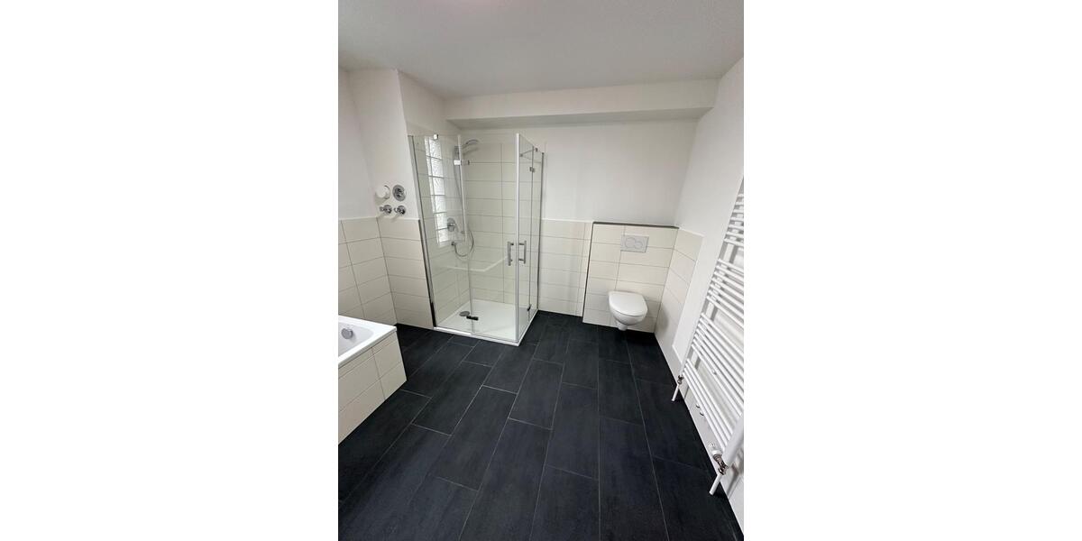 Etagenwohnung Rastatt - 4.5 Zimmer, 145 m&sup2;, 1.450&euro; | Angebot:24873257