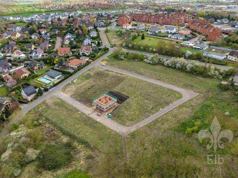 Grundstück zu verkaufen in Hermsdorf 96.800 € 605 m²
