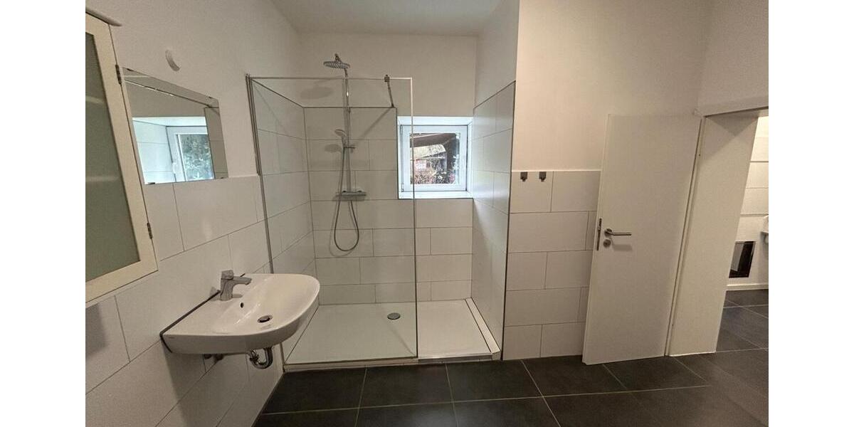 Reihenhaus Finnentrop - 8 Zimmer, 230 m&sup2;, 1.840&euro; | Angebot:26196884