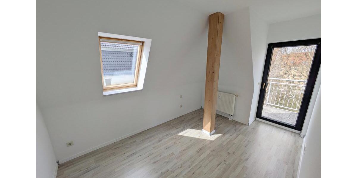 Dachgeschoßwohnung Zwickau Zwickau-West - 2 Zimmer, 48 m&sup2;, 360&euro; | Angebot:26404473
