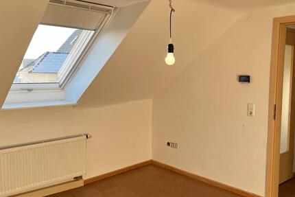 Gemütliche 3-Zimmer DG-Wohnung in Pirmasens, Wormser Straße, 3 zimmer