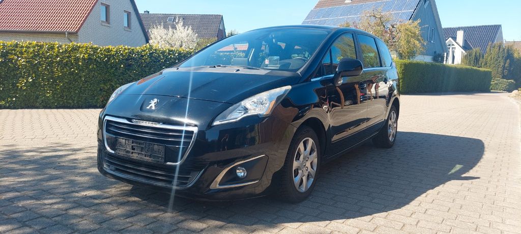 Peugeot 5008 207.000 km 7.490 &euro; Flensburg 24943