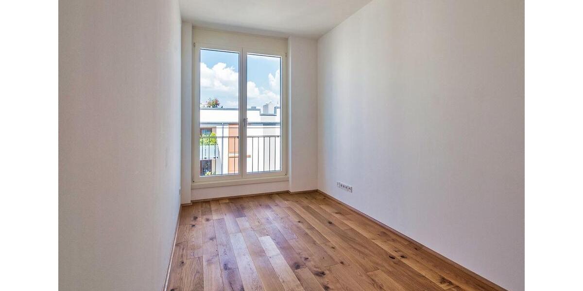Etagenwohnung Dresden - 5 Zimmer, 143 m&sup2;, 2.220&euro; | Angebot:26338030