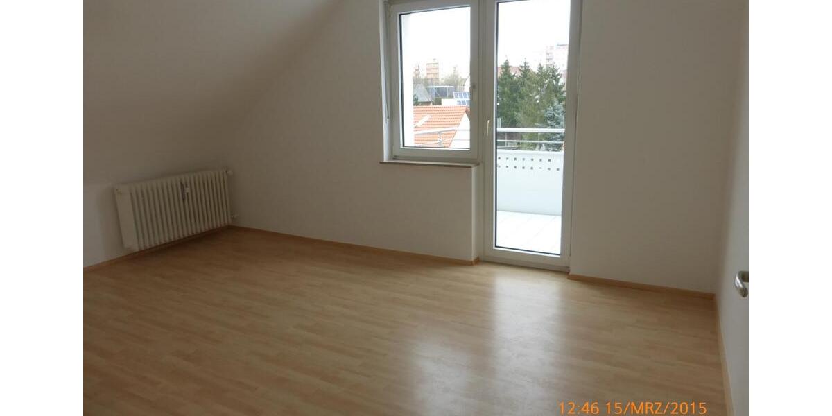 Dachgeschoßwohnung Gerbrunn - 3 Zimmer, 71 m&sup2;, 875&euro; | Angebot:26665642