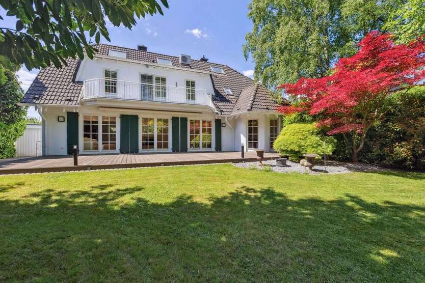 Haus zum Kaufen in Meerbusch 2.795.000 € 340 m² 5.5 zimmer