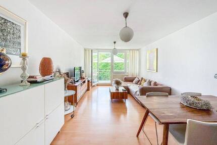 AIGNER - Charmante 2-Zimmer-Wohnung im Grünen mit zwei Balkonen