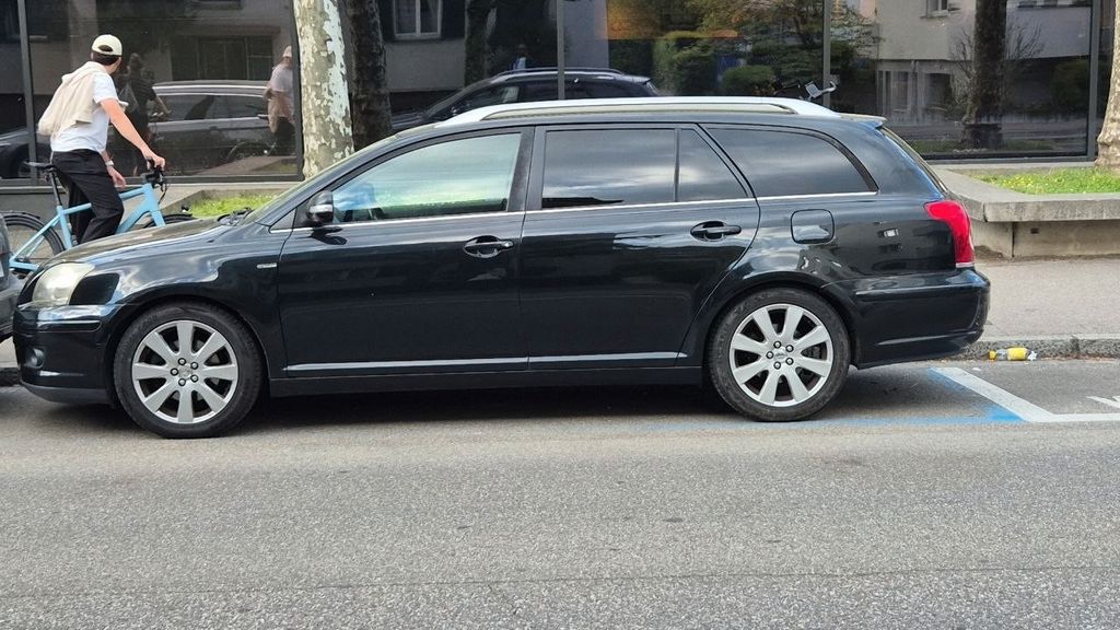Toyota Avensis 260.000 km 1.835 &euro; Lörrach 79539