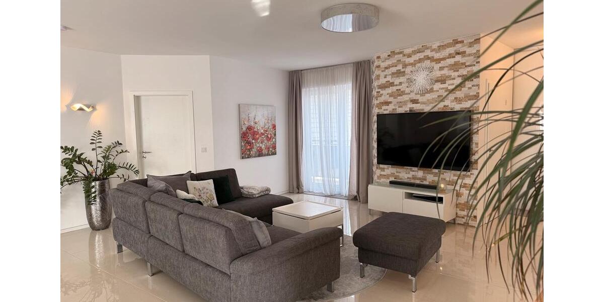 Etagenwohnung Wiesbaden Biebrich - 4 Zimmer, 114 m&sup2;, 2.000&euro; | Angebot:26038493