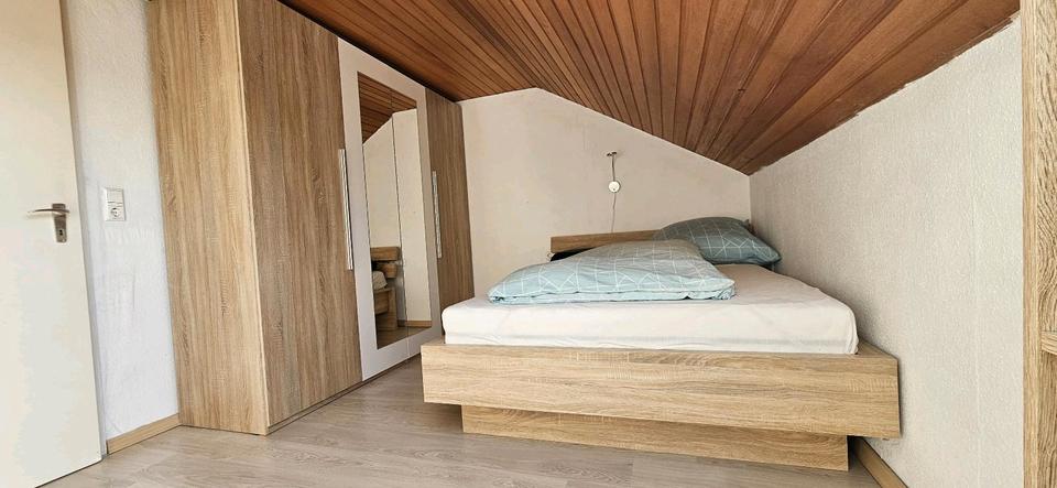 Dachgeschoßwohnung Ulm Donautal - 20 Zimmer, 40 m&sup2;, 720&euro; | Angebot:25422663