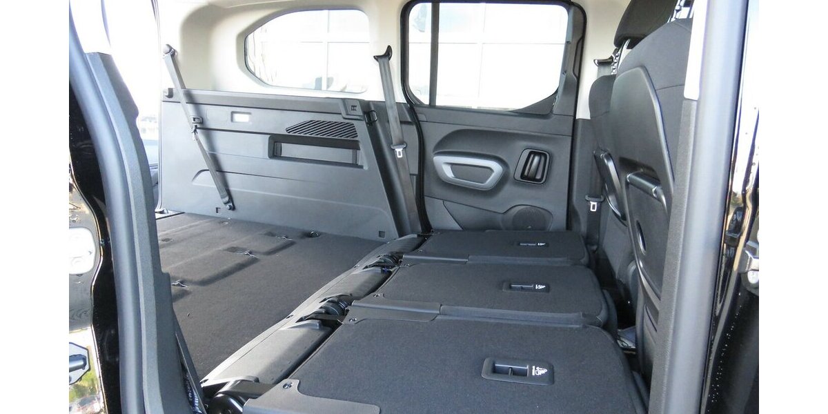 Fiat Doblo Maxi Kombi 130 / 7-Sitze + Vollausstattung 10.280 km 25.790 &euro; Münchenbernsdorf 07589