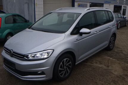 VW Touran 156.123 km 17.395 &euro; Hillerse 38543